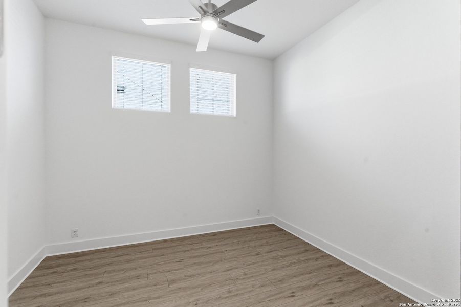 Spacious, unfurnished interior of a new home in Mesa Western, Cibolo (Image 27).