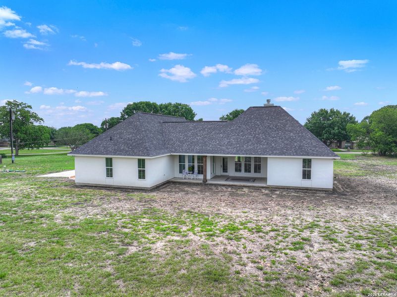 Exterior details and patio area of a home in , Seguin (Image 34).