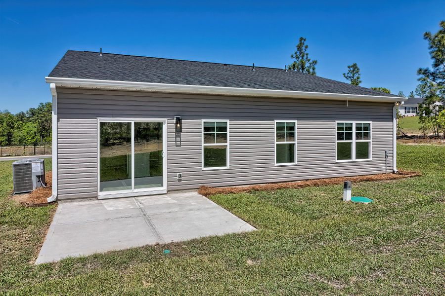 Exterior details and patio area of a home in Amber Hill, West Columbia (Image 4).
