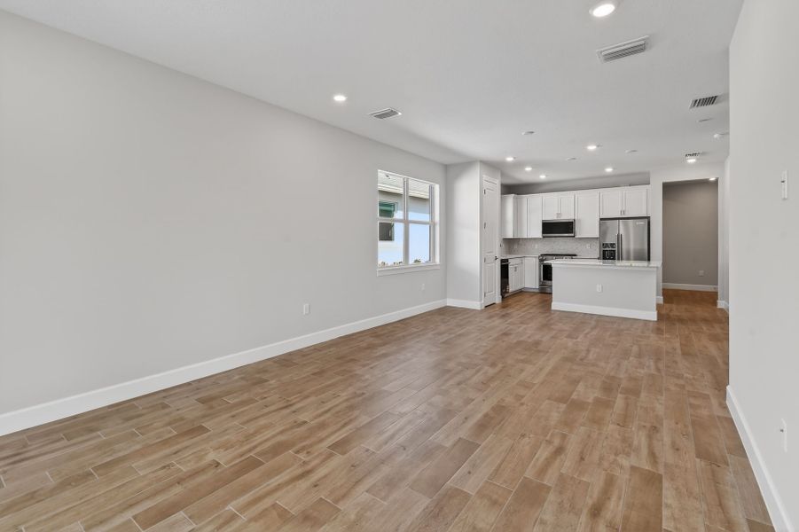 Spacious, unfurnished interior of a new home in Costa Pointe, Vero Beach (Image 26).