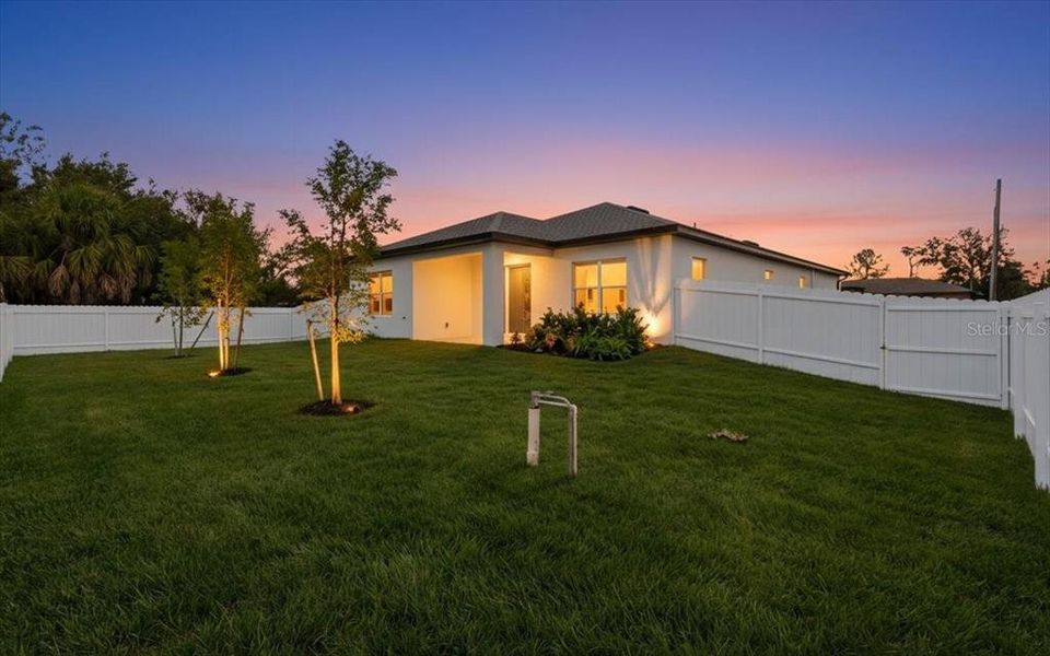 Exterior details and patio area of a home in , North Port (Image 4).