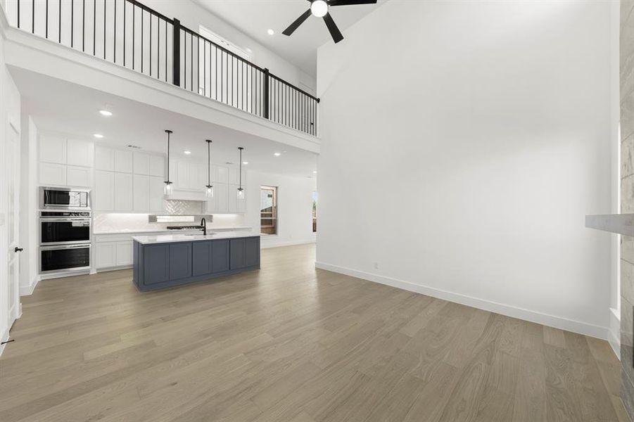 4_05. 713 Valley Pines - Family (2)