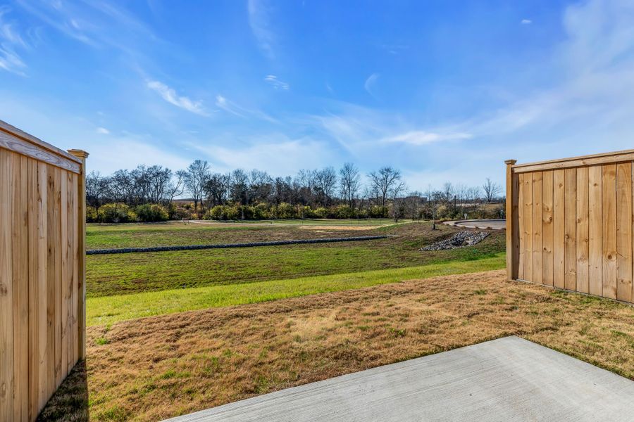 Exterior details and patio area of a home in Oxford Station, Gallatin (Image 17).