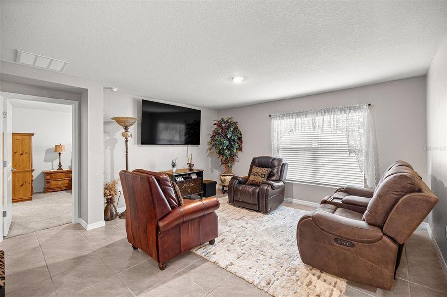 Furnished interior view inside a new home in Autumn Glen, Belleview (Image 14). Furnished interior view inside a new home in Autumn Glen, Belleview (Image 14).
