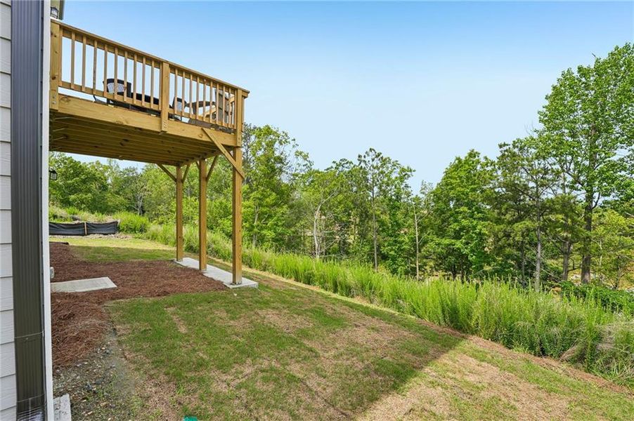 Exterior details and patio area of a home in Ivey Township, Dallas (Image 32).