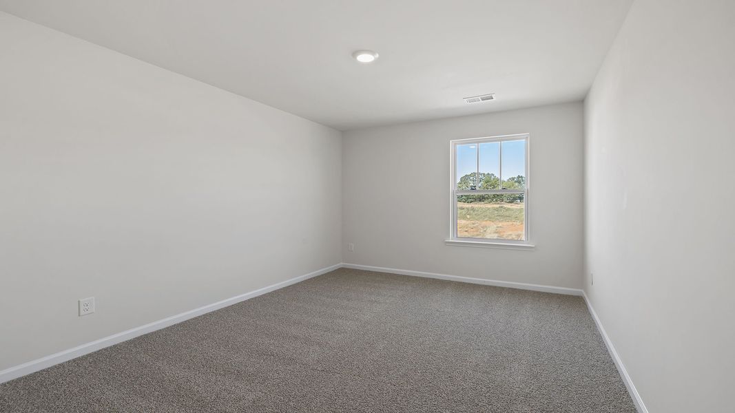 Spacious, unfurnished interior of a new home in Cloverdale Hills, Piedmont (Image 20).