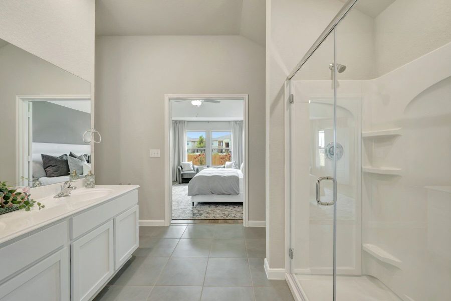 Owner's Bathroom Owner's Bathroom