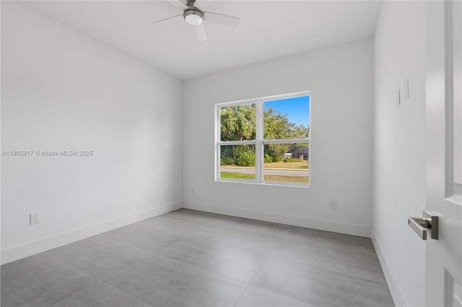 Spacious, unfurnished interior of a new home in , Port Charlotte (Image 19).