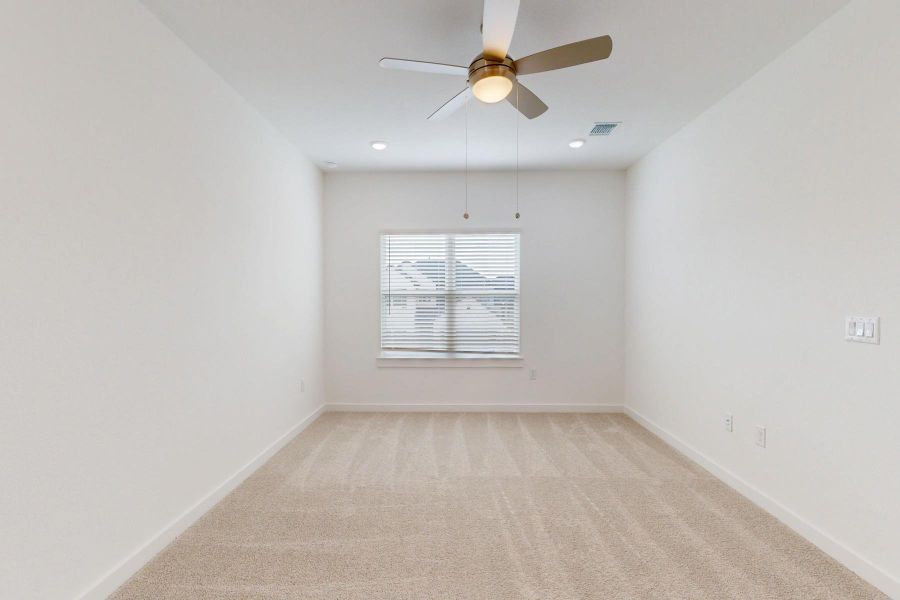 Spacious, unfurnished interior of a new home in Barksdale, Leander (Image 30).