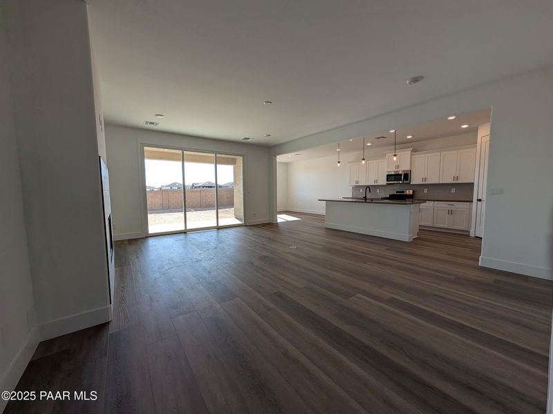 Spacious, unfurnished interior of a new home in South Ranch Western Collection, Prescott (Image 10).