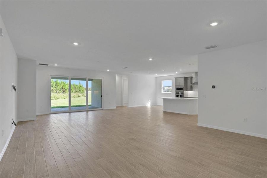 Spacious, unfurnished interior of a new home in Angeline, Land O' Lakes (Image 15).