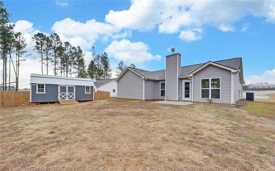 Exterior details and patio area of a home in , Hartwell (Image 4).