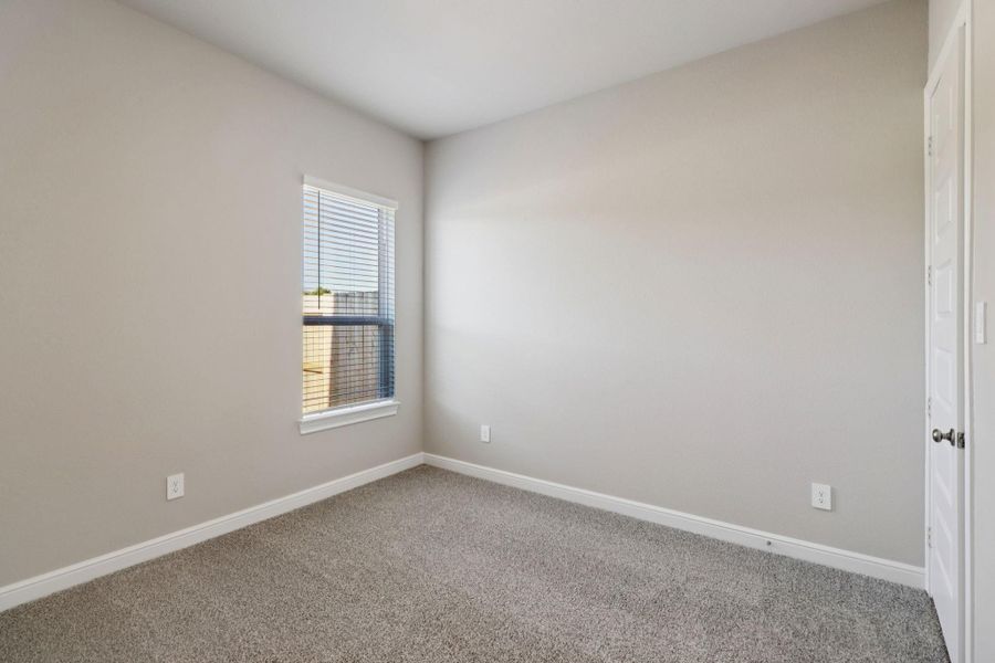 Spacious, unfurnished interior of a new home in Kemah Crossing - Luxe Series, Kemah (Image 33).