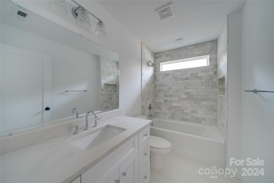 2 FULLBATHROOM - 2ND FLOOR