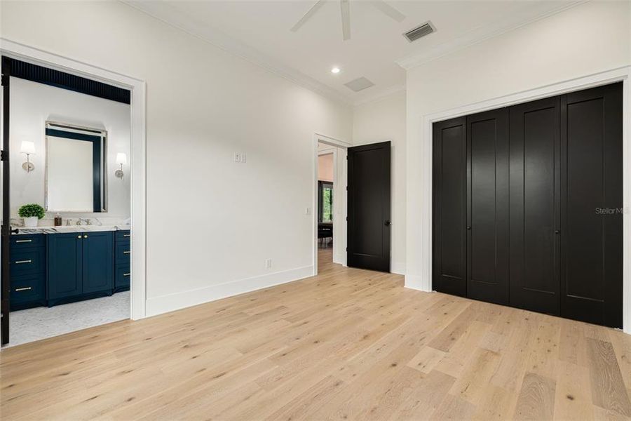 Spacious, unfurnished interior of a new home in , Belleair (Image 23).