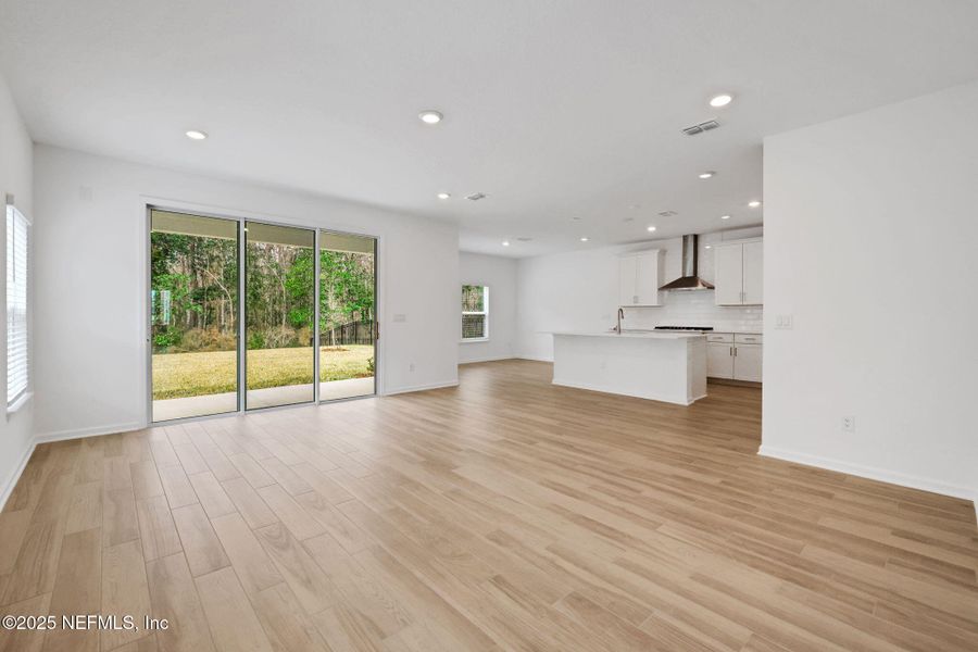 Spacious, unfurnished interior of a new home in TrailMark, St. Augustine (Image 19).