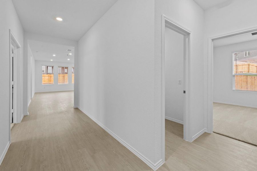 Spacious, unfurnished interior of a new home in Clayton Ranch, Copperas Cove (Image 21).