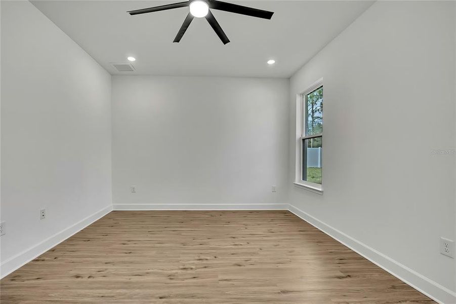 Spacious, unfurnished interior of a new home in , Weeki Wachee (Image 37).