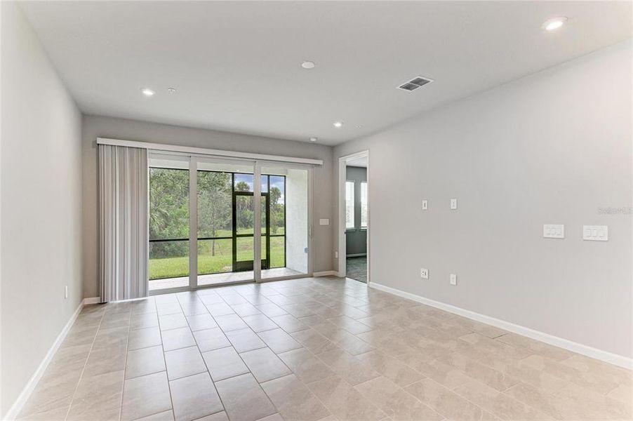 Spacious, unfurnished interior of a new home in Wellen Park, Venice (Image 22).