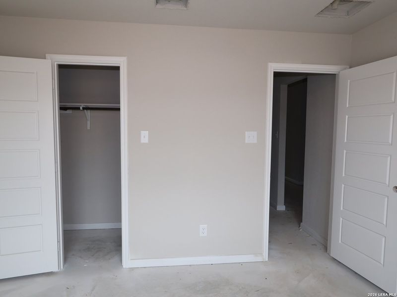 Spacious, unfurnished interior of a new home in Greenspoint Heights, Seguin (Image 15).