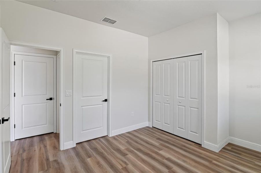 Spacious, unfurnished interior of a new home in , Homosassa (Image 13).