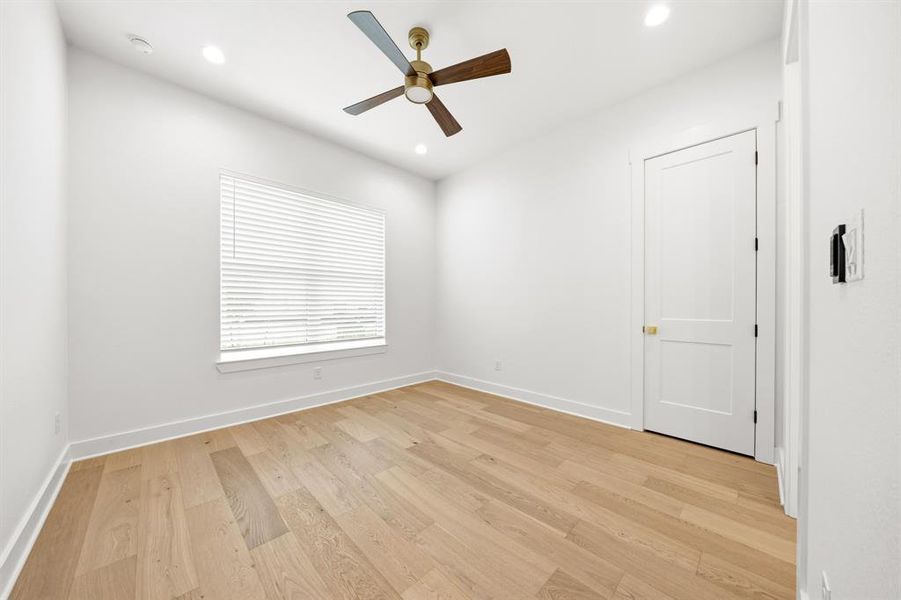 Spacious, unfurnished interior of a new home in , Hewitt (Image 25).