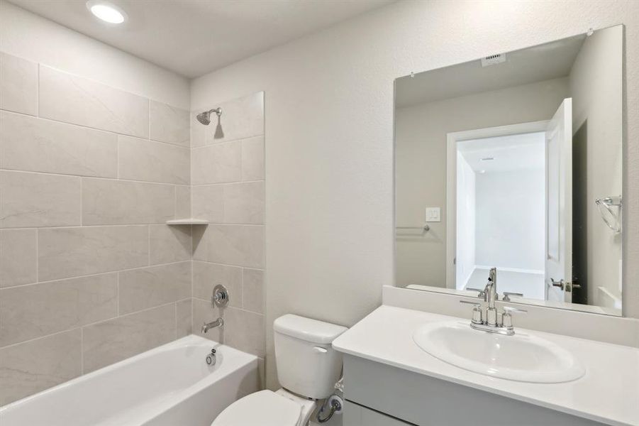 Photo is not of the actual home, but is an inspirational photo of builder’s model home and may depict options, furnishings, and/or decorator features that are not included. Photo is not of the actual home, but is an inspirational photo of builder’s model home and may depict options, furnishings, and/or decorator features that are not included.