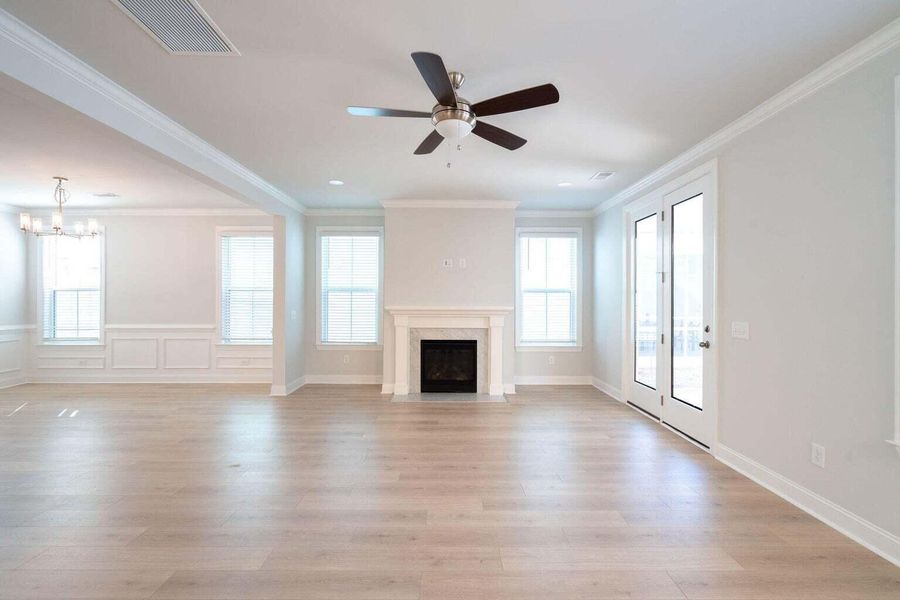 Spacious, unfurnished interior of a new home in Sweetgrass Station, Summerville (Image 11).
