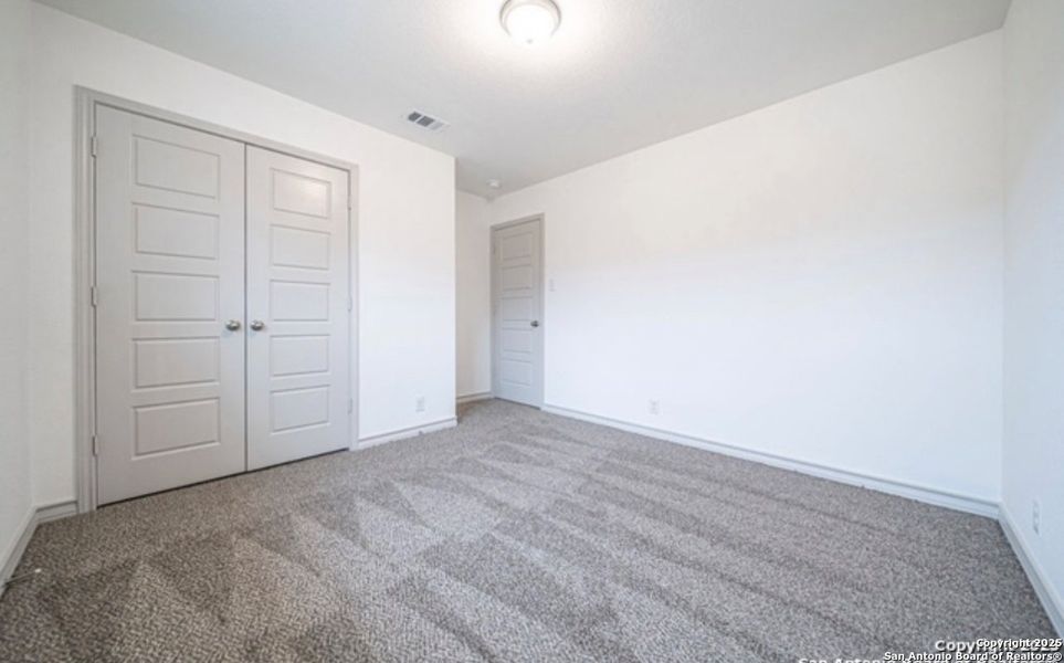Spacious, unfurnished interior of a new home in , San Antonio (Image 24).