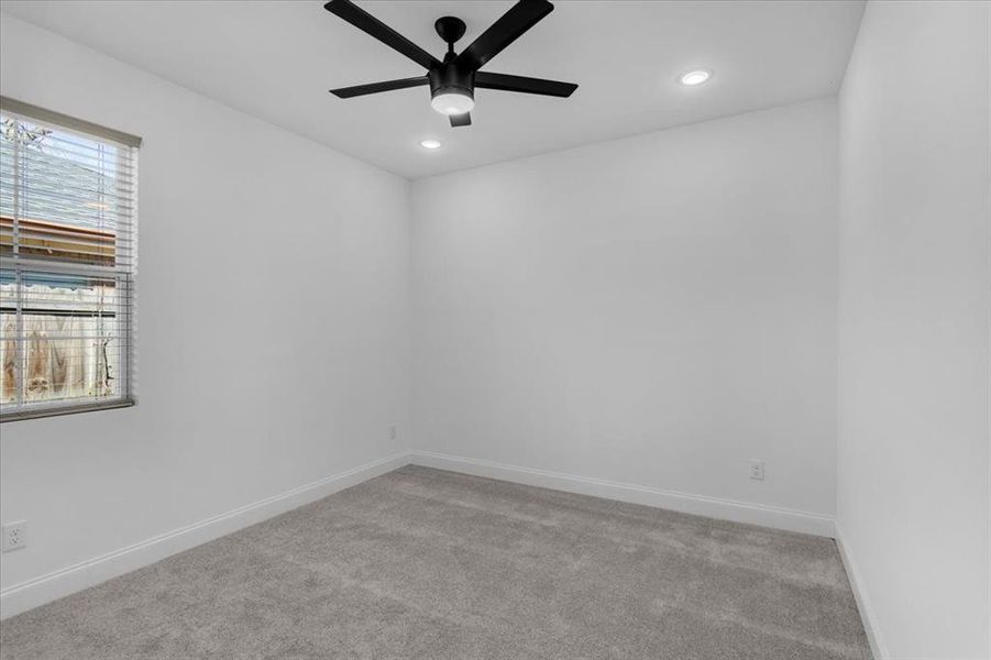 Spacious, unfurnished interior of a new home in , Sherman (Image 22).