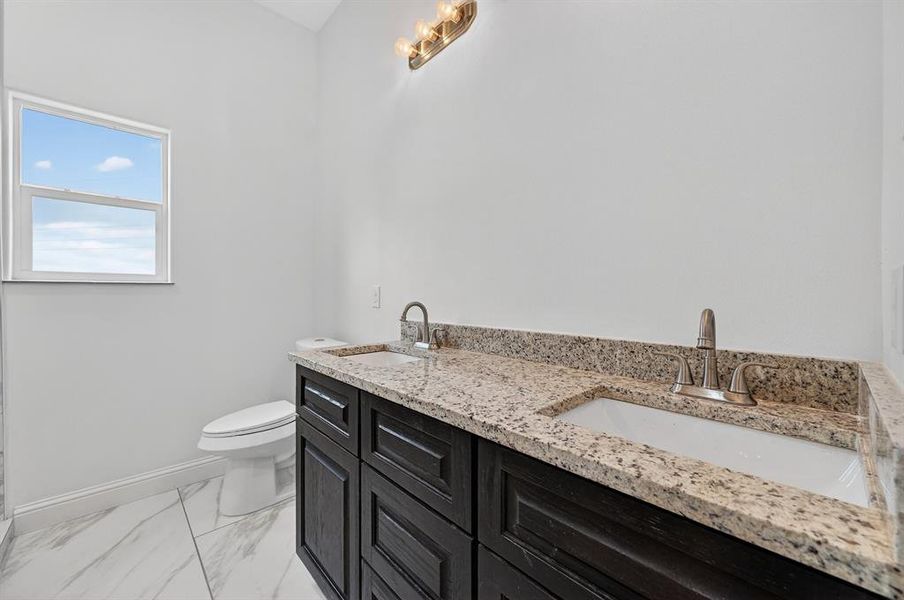 Furnished interior view inside a new home in , Grandview (Image 10).