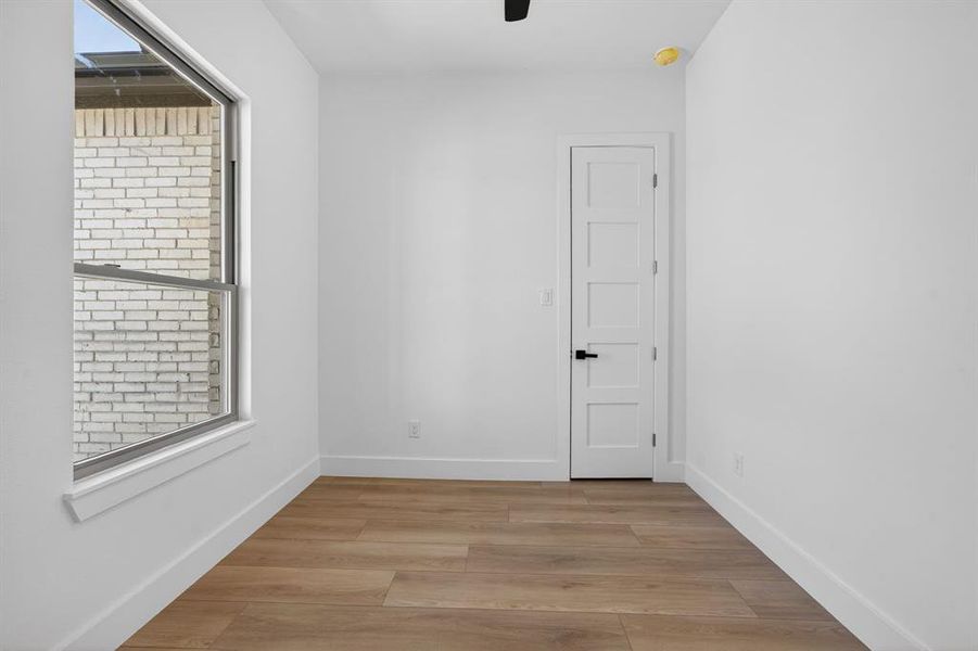 Spacious, unfurnished interior of a new home in , Lone Oak (Image 20).