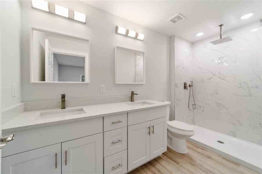 Furnished interior view inside a new home in , Dunnellon (Image 6).