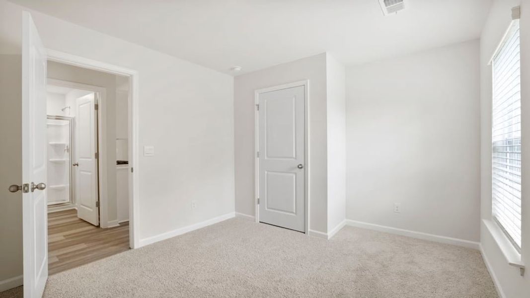 Spacious, unfurnished interior of a new home in Durbin Meadows, Fountain Inn (Image 25). Spacious, unfurnished interior of a new home in Durbin Meadows, Fountain Inn (Image 25).