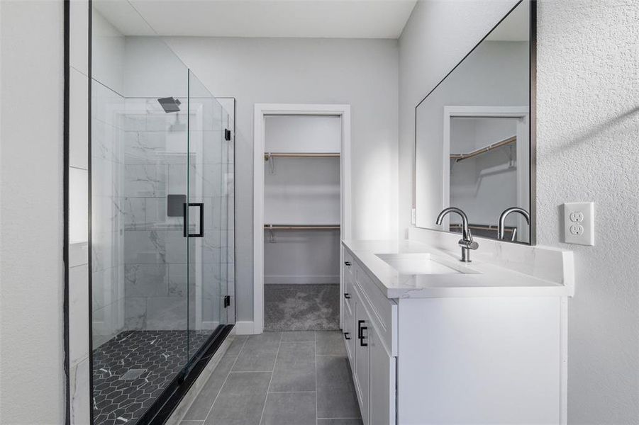 Furnished interior view inside a new home in , Fort Worth (Image 13).