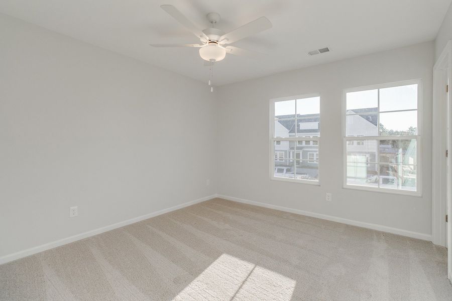 Spacious, unfurnished interior of a new home in Astoria, Columbia (Image 22).