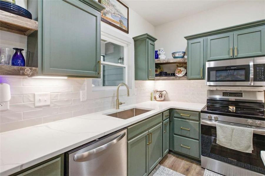 Furnished interior view inside a new home in , Clarkesville (Image 5).