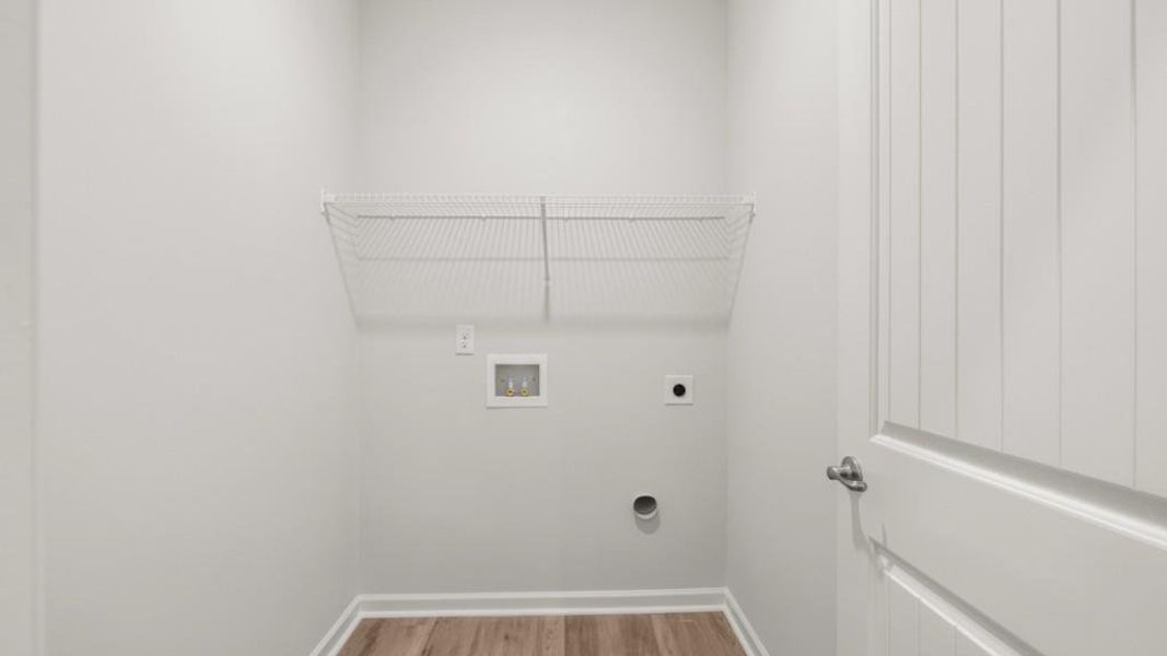 Spacious, unfurnished interior of a new home in South Wind, Union City (Image 14).