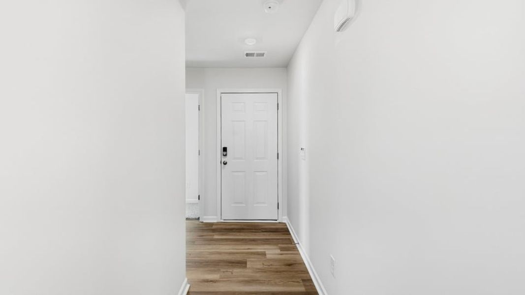 Spacious, unfurnished interior of a new home in Seneca Falls, Seneca (Image 17).