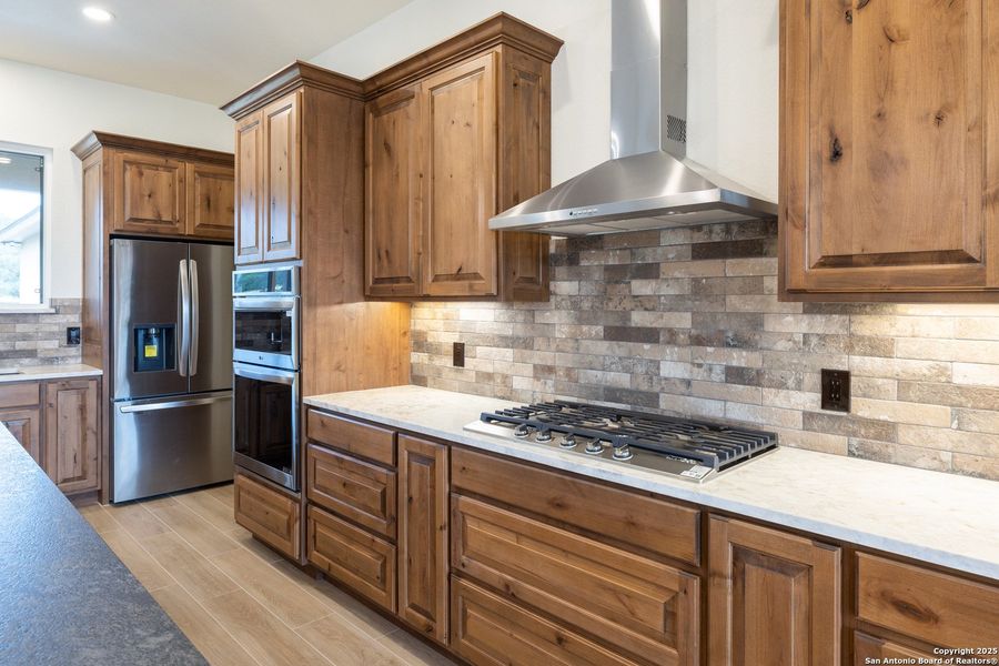 Furnished interior view inside a new home in , Bandera (Image 14).