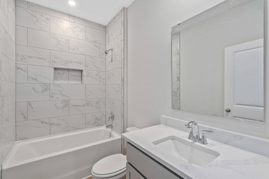 Representative furnished interior of a home built from the Drexel by Maronda Homes in Bellview Pointe, Bellview (Image 33).