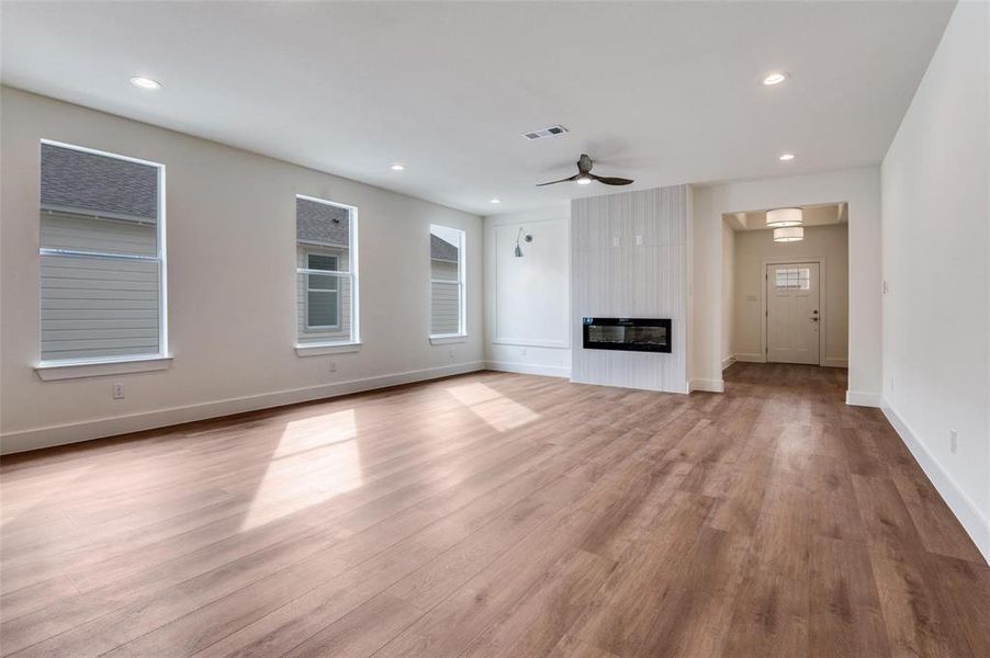 Spacious, unfurnished interior of a new home in , Dallas (Image 12).