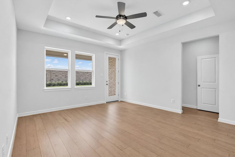 Spacious, unfurnished interior of a new home in Avalon at Cypress, Cypress (Image 11).