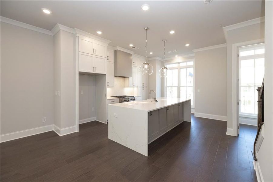 Spacious, unfurnished interior of a new home in Byers Park, Alpharetta (Image 26).