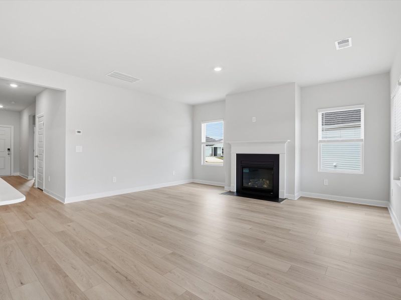 Spacious, unfurnished interior of a new home in Vickery Station, Woodruff (Image 10).