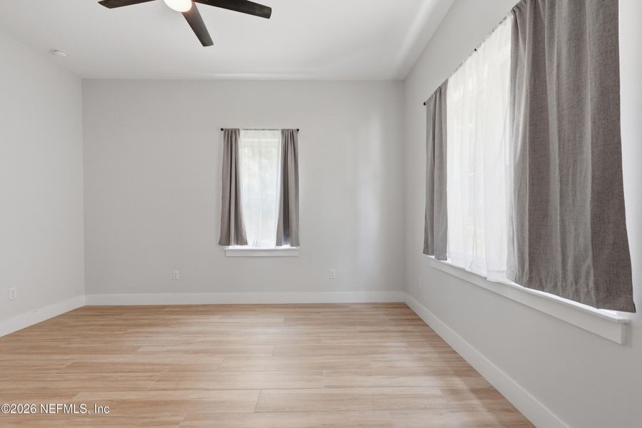 Spacious, unfurnished interior of a new home in , Melrose (Image 19).