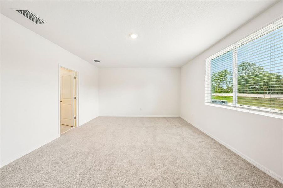 Spacious, unfurnished interior of a new home in Pine Ridge Meadows, Hudson (Image 55).