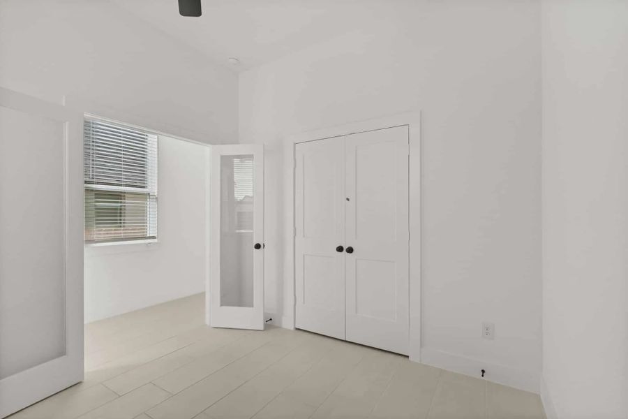 Representative unfurnished interior of a home built from the Toronto by Chesmar Homes in Stillwater Ranch, Buda (Image 16).