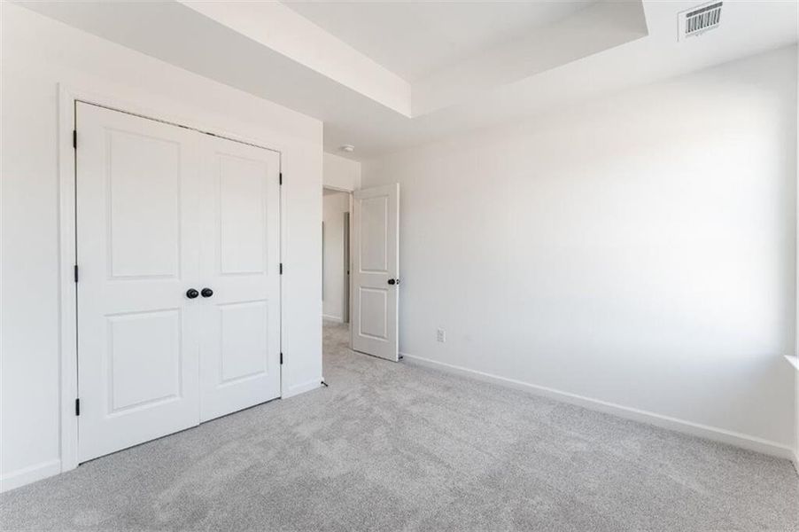 Spacious, unfurnished interior of a new home in Rosewood Farm, Lawrenceville (Image 21).