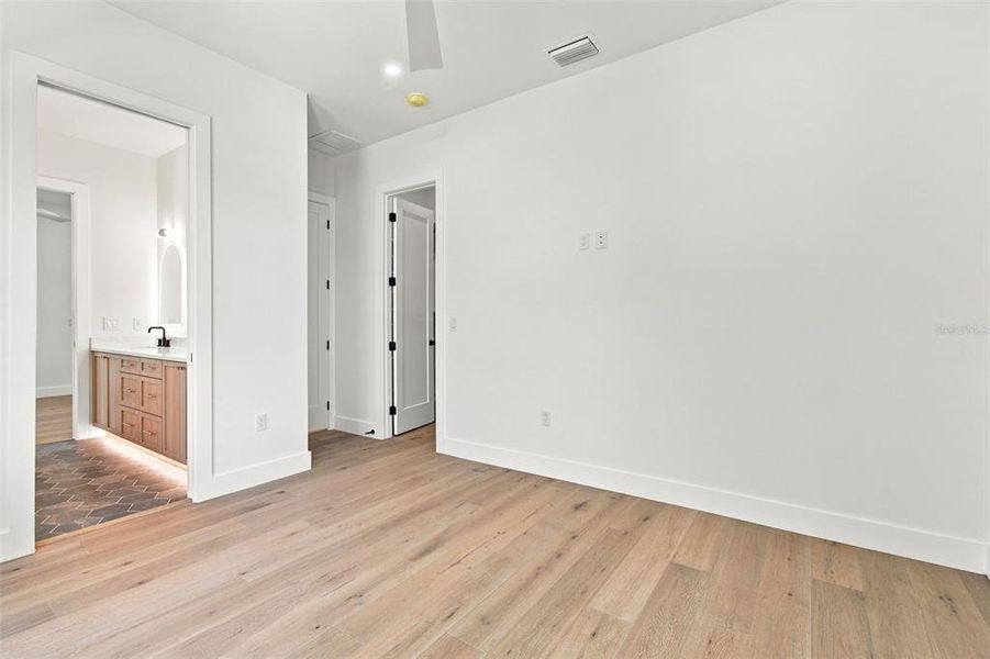 Spacious, unfurnished interior of a new home in , Tampa (Image 66). Spacious, unfurnished interior of a new home in , Tampa (Image 66).